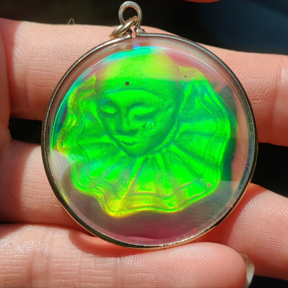 Vintage Jewelry - 🤡 Vintage 3D Hologram Mime Pendant